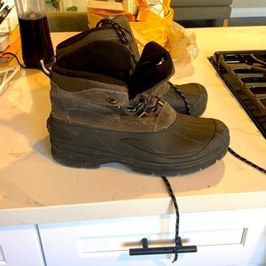 Weatherproof Vintage snow boots 13